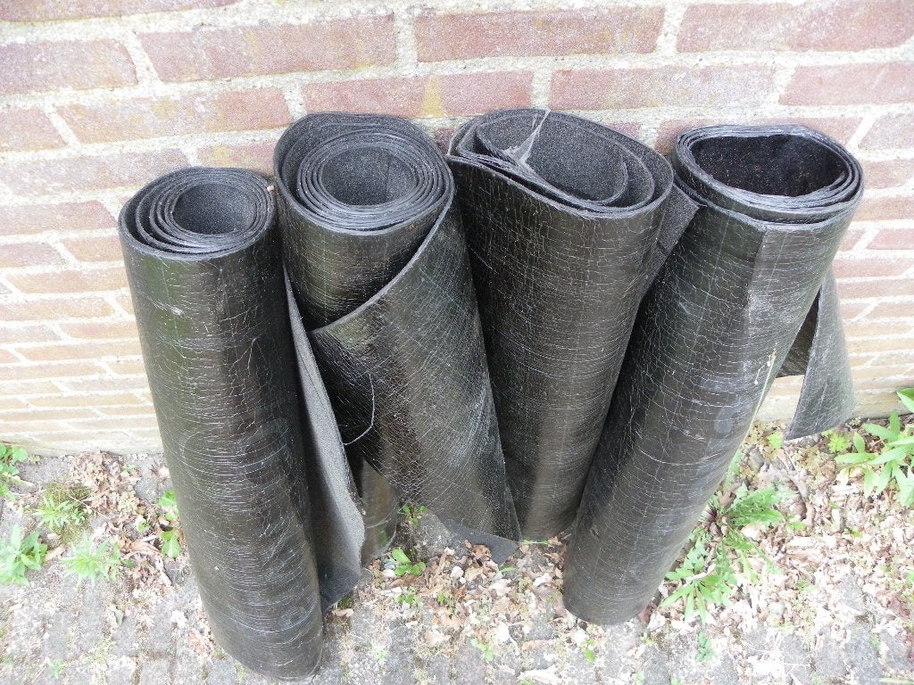 ca 4-5 mtr gebruikt dakbedekking + rol  polyester onderlaag, Ophalen, Overige materialen, Gebruikt, Minder dan 5 m²