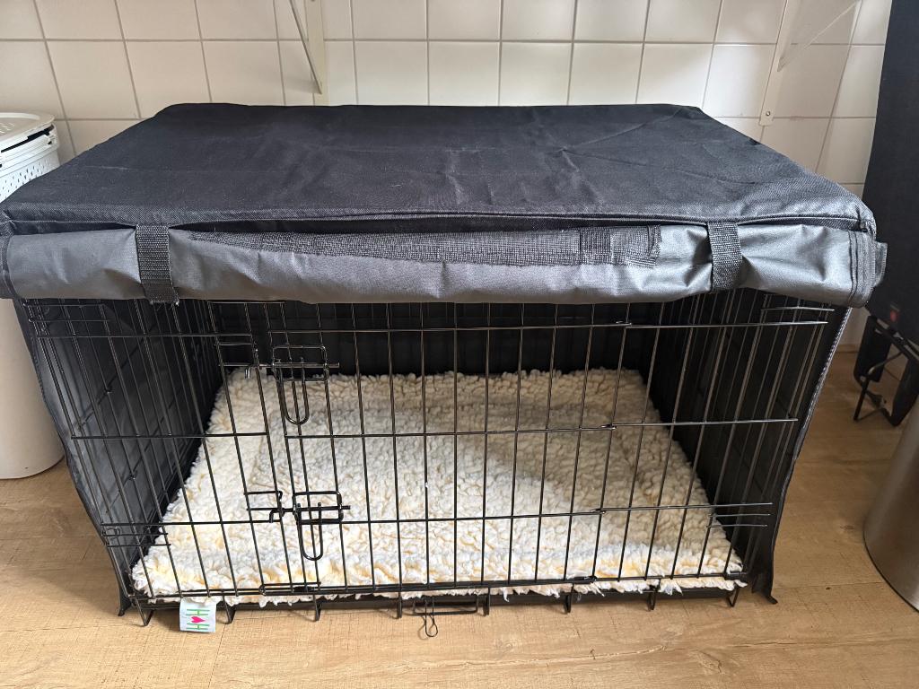 Adori honden bench met hoes en HuggleFleece mat, Dieren en Toebehoren, Ophalen, Zo goed als nieuw