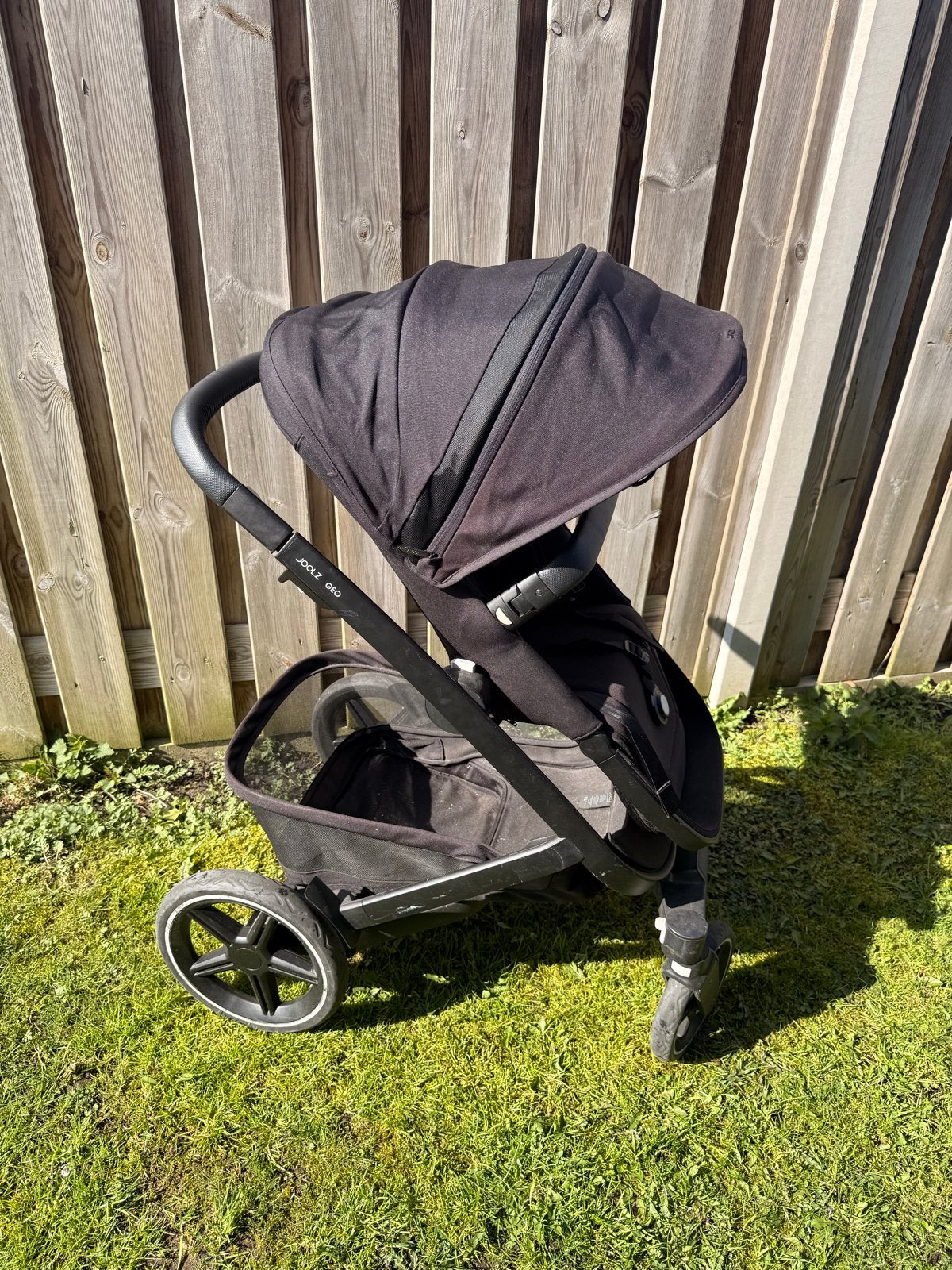 Joolz Geo 3 Kinderwagen Full Black inc maxi-cosi en luiertas, Zo goed als nieuw, Combiwagen, Verstelbare duwstang, Ophalen