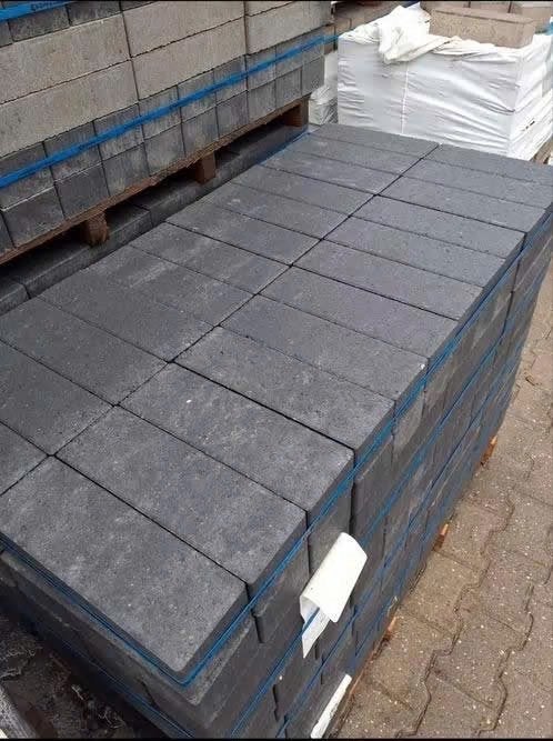 Nette partij Longstones - Grijs/zwart - 23m², Tuin en Terras, Tegels en Klinkers, Nieuw, Terrastegels, Beton, 10 m² of meer, Ophalen of Verzenden