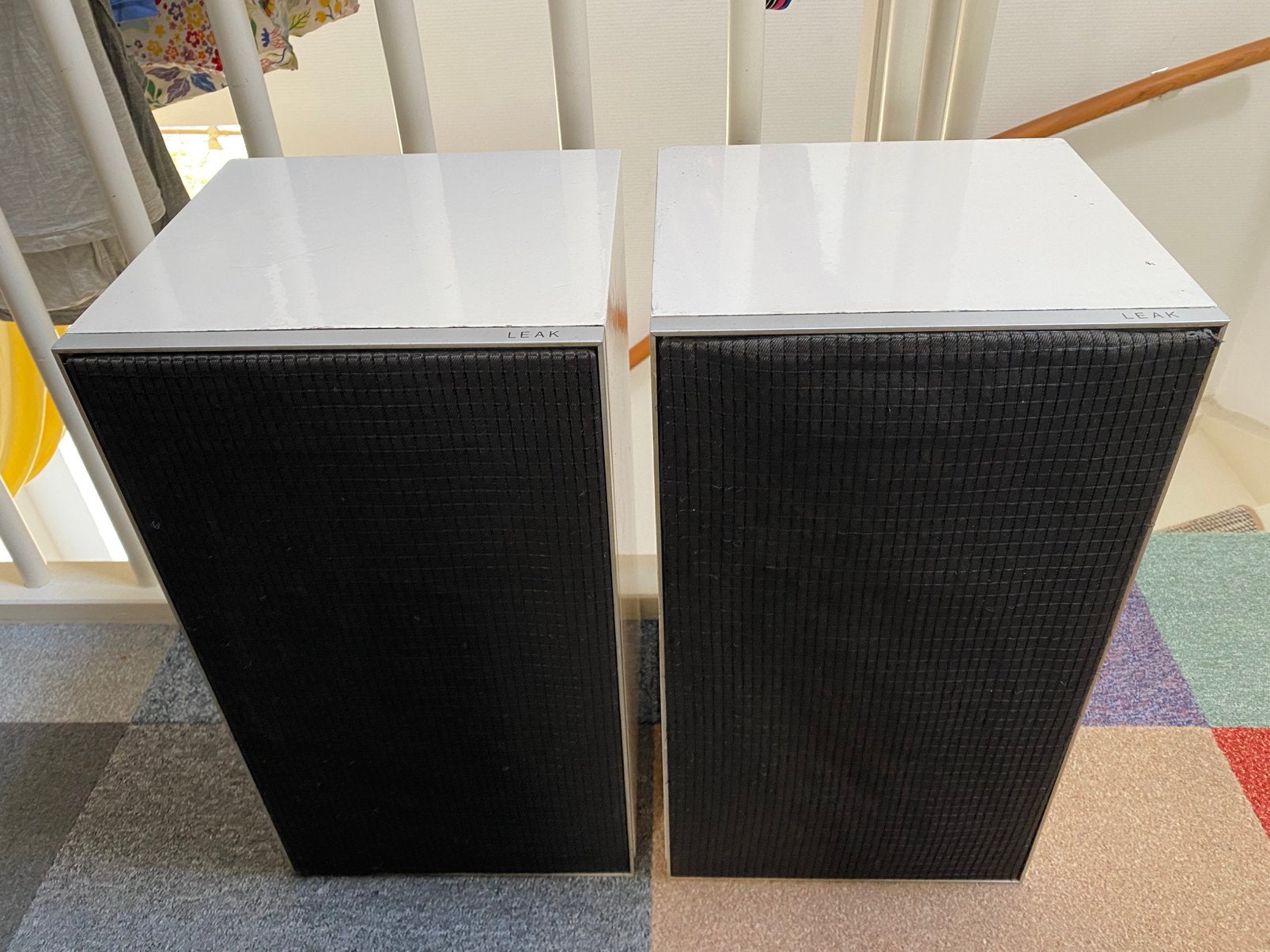 LEAK Sandwich 300 speakers