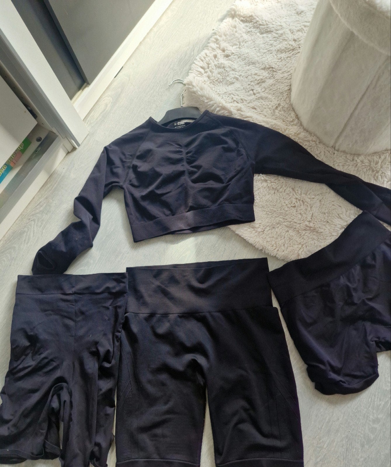 Nieuwe sport set maat M, Maat 38/40 (M), Zwart, Nieuw, Ophalen of Verzenden