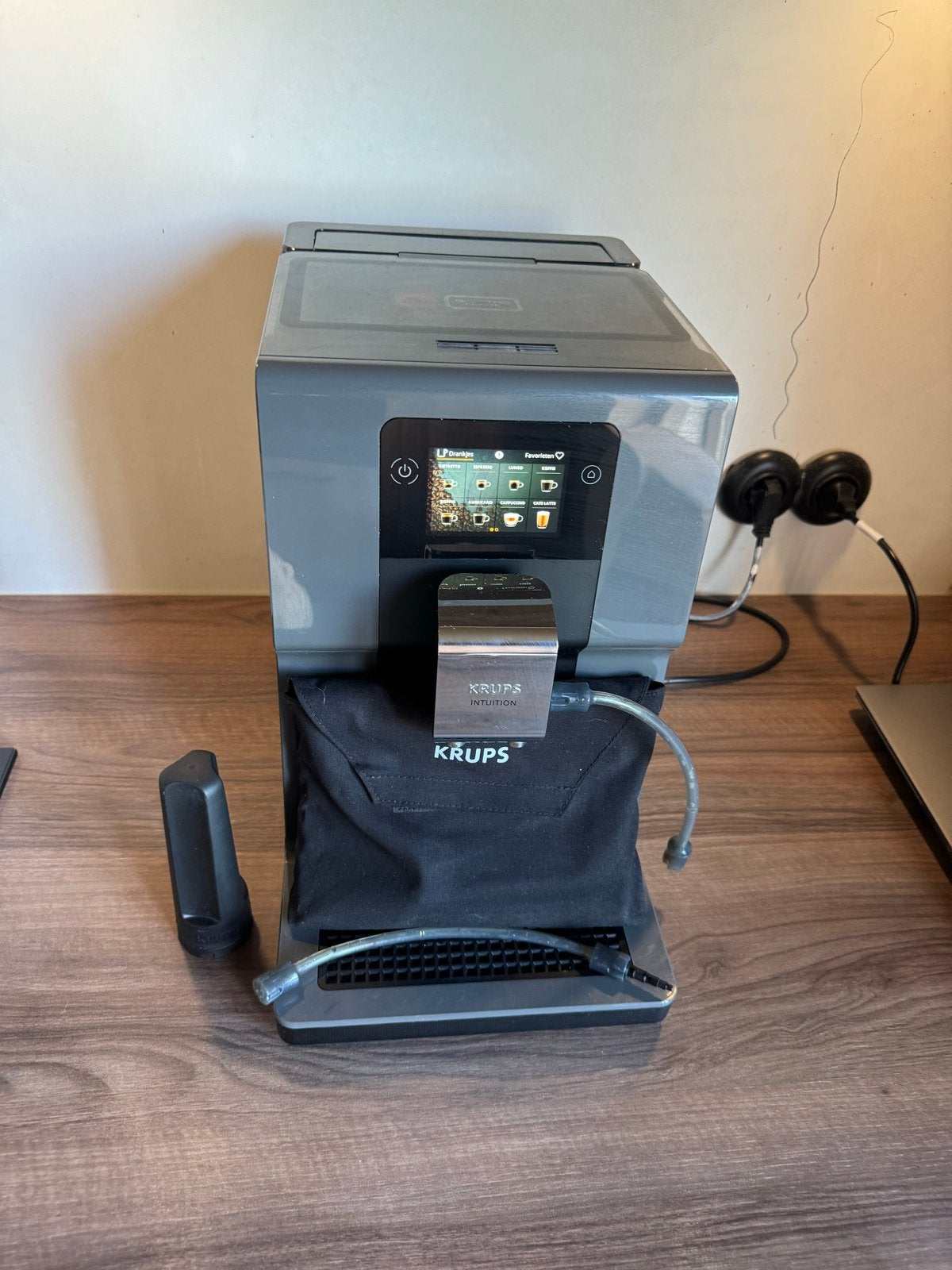Krups Intuition Experience+ volautomaat, Afneembaar waterreservoir, Espresso apparaat, 10 kopjes of meer, Zo goed als nieuw