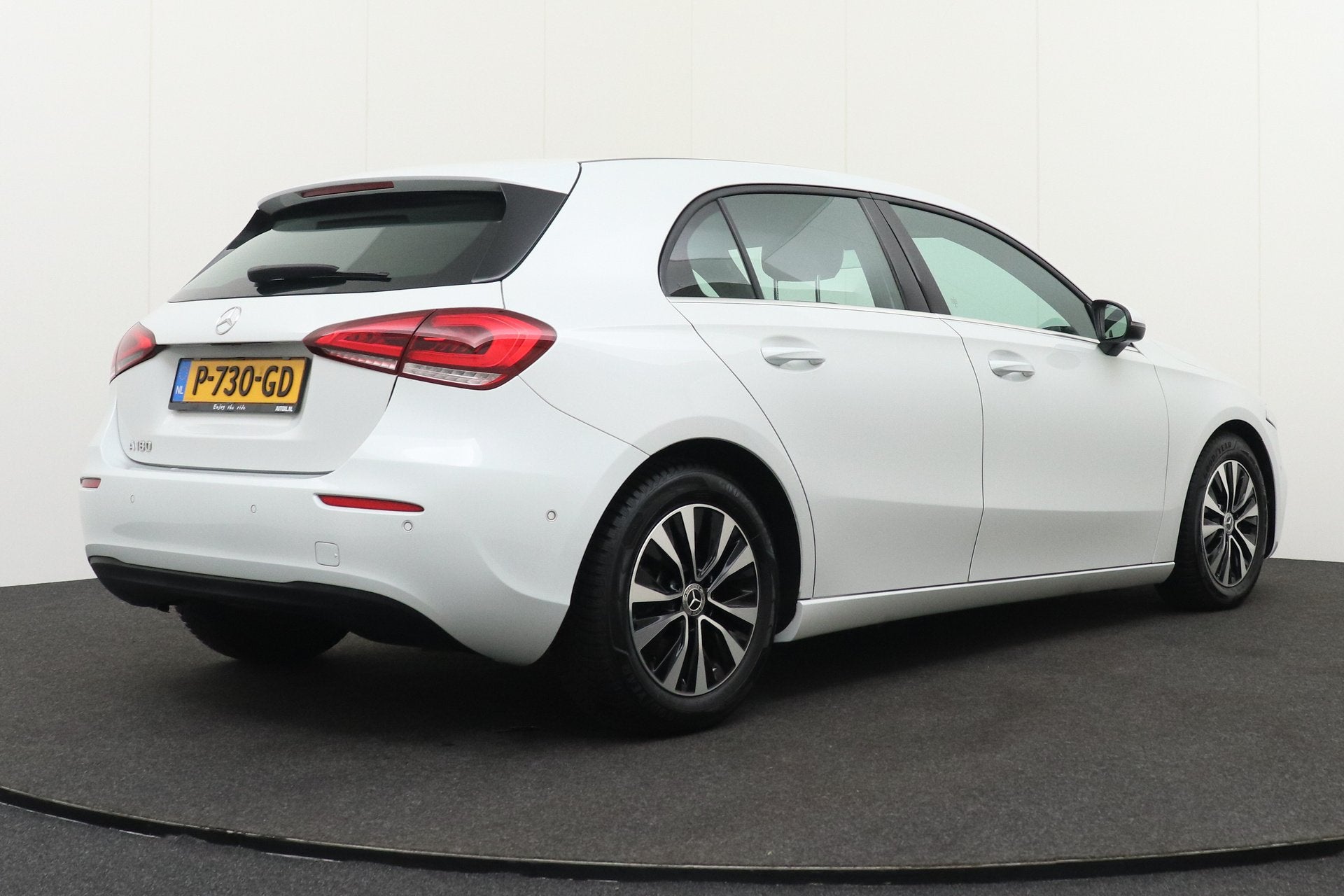 Mercedes-Benz A-Klasse 180 136 PK Aut. Business Solution Cam, Dealer onderhouden, 136 pk, Gebruikt, 4 cilinders