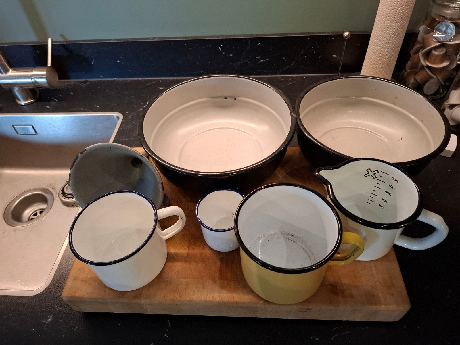 partij emaille Witte/zwarte maat beker email 0,5 liter, Ophalen of Verzenden