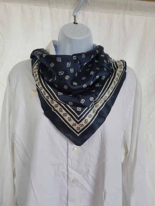 Leuke blauw-witte katoenen vierkanten sjaal 52x50 cm, Maat 38/40 (M), ., Ophalen of Verzenden, Zo goed als nieuw