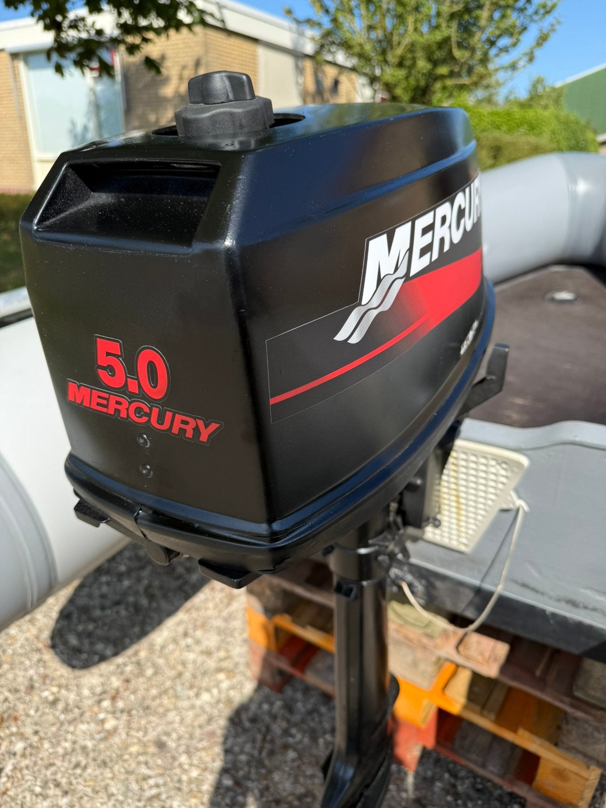 Foto 10 van mercury 5 pk 2 takt met hydro force rubberboot + pomp