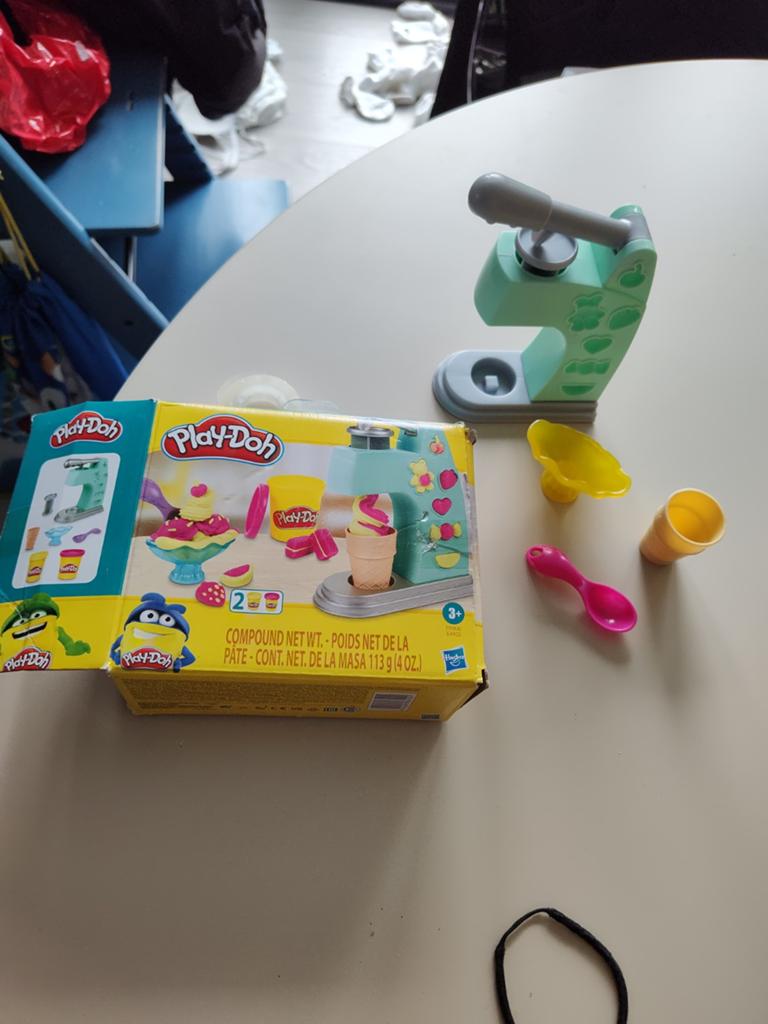 Ijsmaker play doh met willekeurige klei, Ophalen of Verzenden, Gebruikt