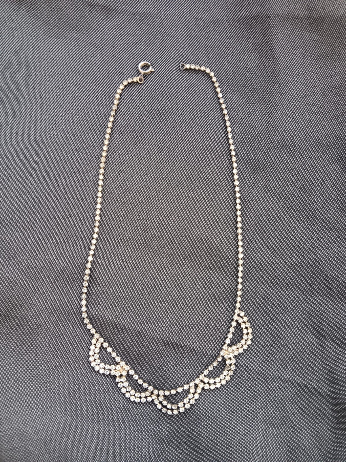 Elegante Vintage colliers met strass steentjes, Overige materialen, Nieuw, Ophalen of Verzenden, Zilver