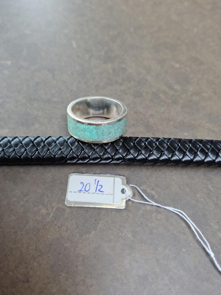 Handgemaakte Zilveren Ring met Groen Steen Gruis - Maat 20.5, Gebruikt, 20 of groter, Ophalen of Verzenden, Dame of Heer