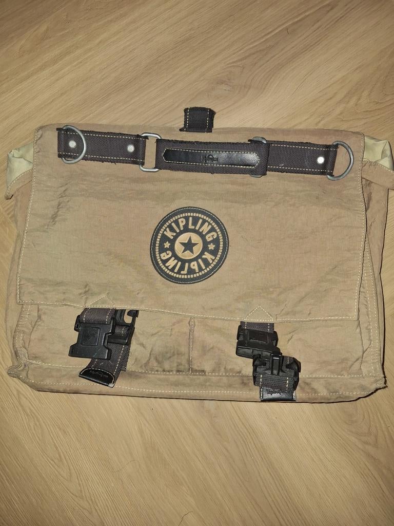 Kipling schoudertas/laptoptas in beige, Sieraden, Tassen en Uiterlijk, Tassen | Schoudertassen, Ophalen of Verzenden, Gebruikt
