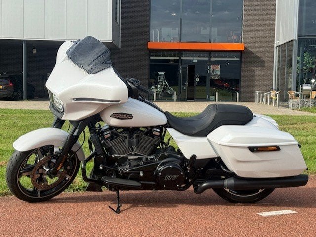 Harley-Davidson FLHX Street Glide (bj 2024), ABS, Meer dan 35 kW, Zuiderweg 164
1461 GN  Zuidoostbeemster, NL, 1923 cc