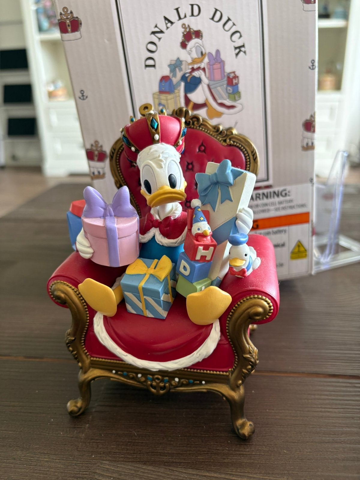 Disney japan donald duck birthday beeld., Verzamelen, Ophalen of Verzenden, Zo goed als nieuw, Beeldje of Figuurtje