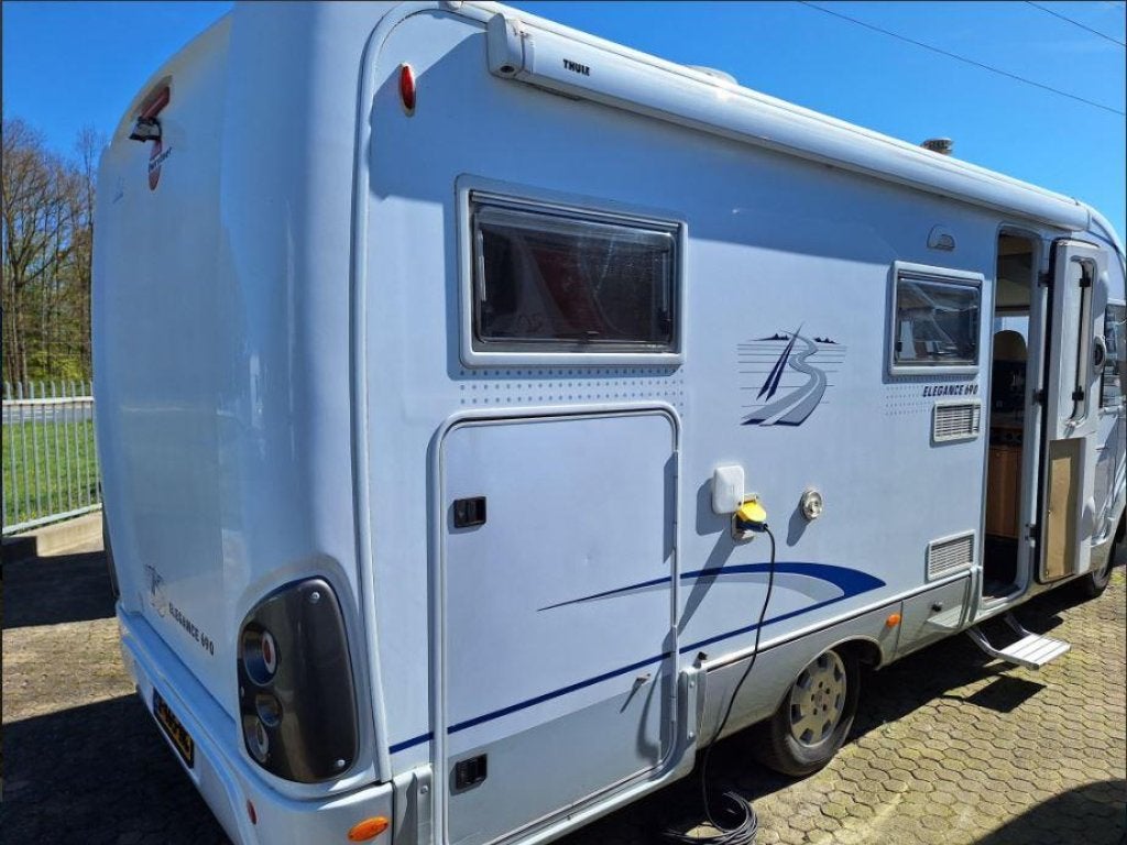 Bürstner Elegance I690 205CM BED-LPG+ZONNEPANEEL-CR, Caravans en Kamperen, Integraal, Standaard zit, Ringverwarming, Fiat