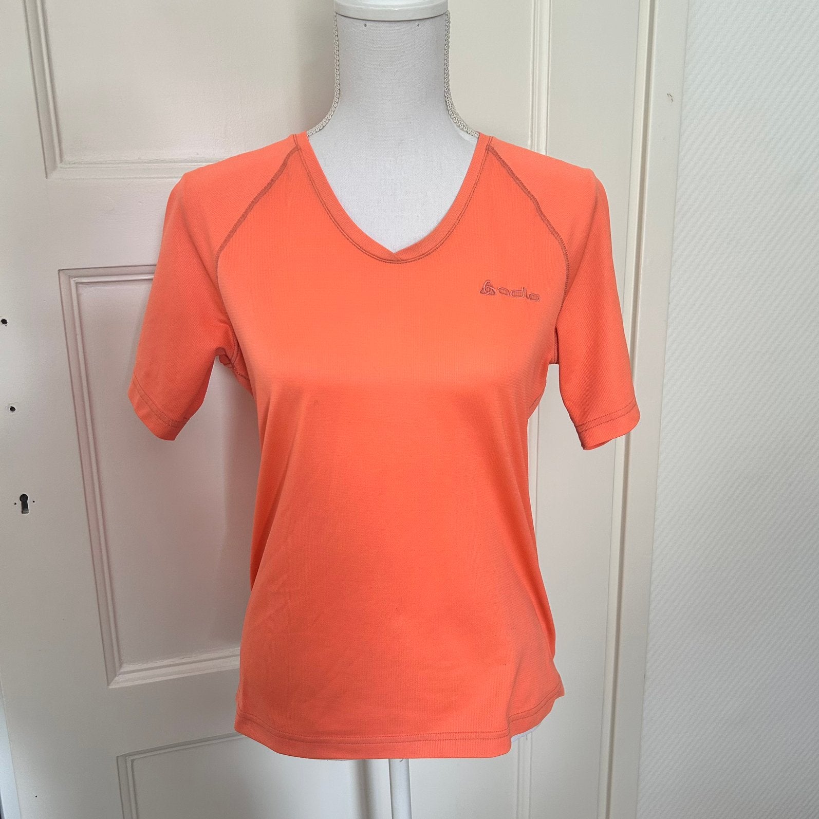 Odlo Sportshirt V-hals Oranje – Maat 40 (Veelgebruikt), Maat 38/40 (M), Oranje, Ophalen of Verzenden, Hardlopen of Fietsen