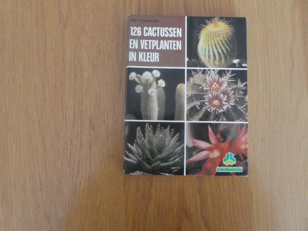 Te koop boekje 126 cactussen en vetplanten, Ophalen of Verzenden, Zo goed als nieuw
