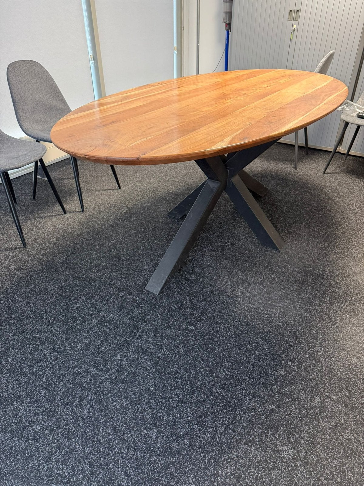 Eettafel met stalen poten, Huis en Inrichting, 200 cm of meer, Zo goed als nieuw, Rechthoekig, 50 tot 100 cm