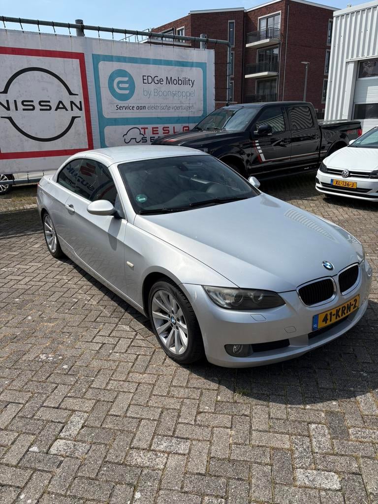 BMW 3-Serie 2.0 I 320 Cabrio AUT 2010 Grijs, Automaat, Achterwielaandrijving, 1995 cc, 4 cilinders