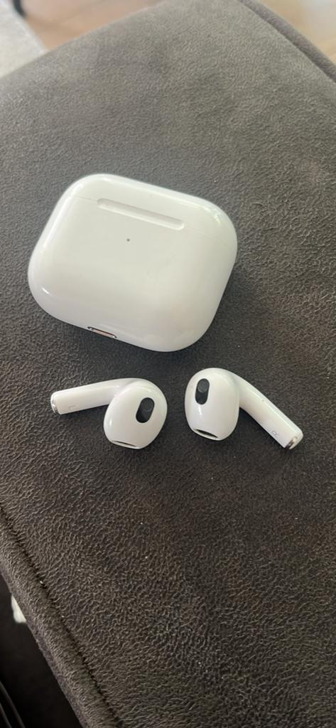 Apple airpods 3e generatie, 2 setjes, Ophalen, Zo goed als nieuw