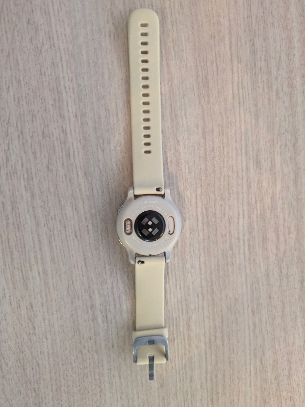 Foto 4 van Garmin Venu 2S - Crème/Zilver Smartwatch