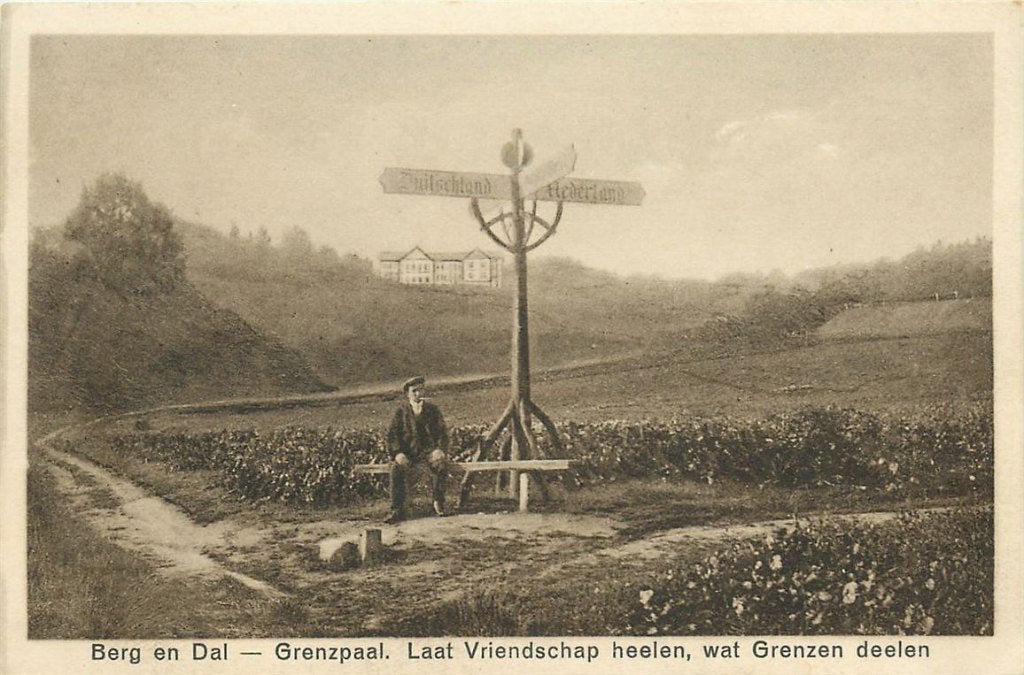 701-081-025 Berg en Dal Grenspaal, Verzenden, Voor 1920, Gelderland