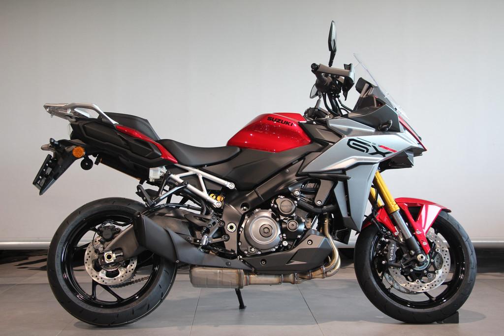 Suzuki GSX-S1000GX (bj 2025), Lange Dreef 12
4131 NH  VIANEN UT, NL, Bedrijf, Sport, Meer dan 35 kW