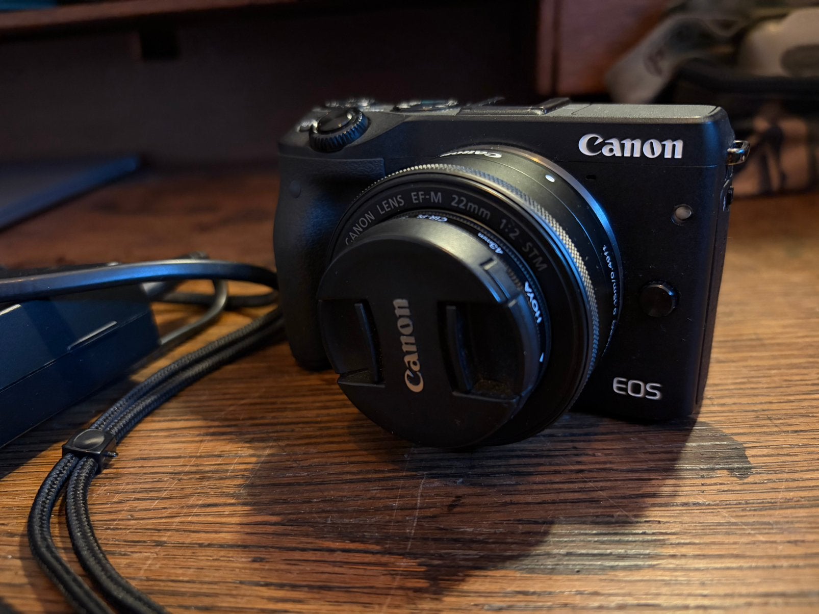 Canon eos m3 + 22mm ef-m lens, Accu, Ophalen of Verzenden, Zo goed als nieuw, Compactcamera