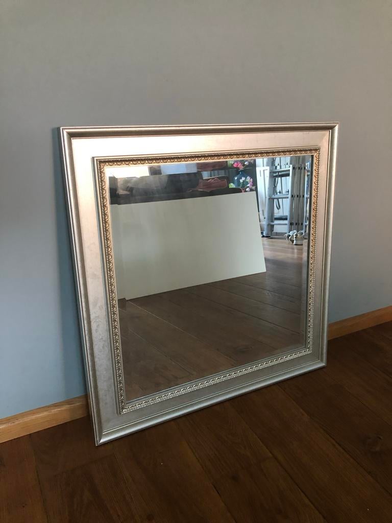 spiegel met zilverkleurige lijst 74x74cm, Ophalen, Zo goed als nieuw, Vierkant, 50 tot 75 cm