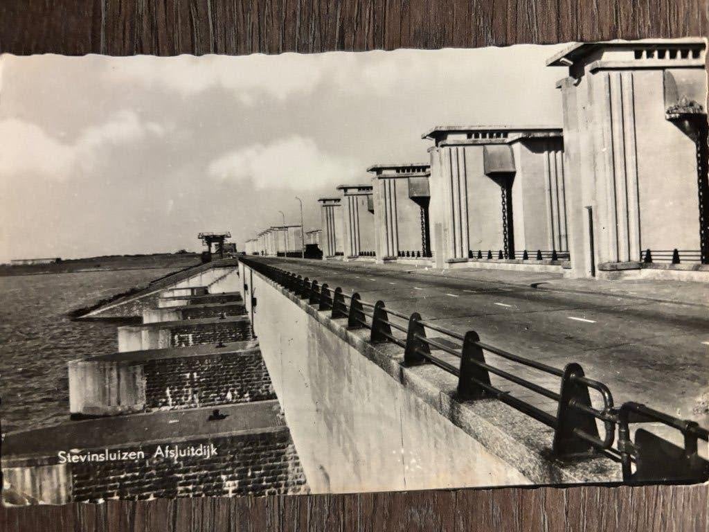 Ansichtkaart Afsluitdijk - Stevinsluizen, Ophalen of Verzenden, 1940 tot 1960, Ongelopen, Noord-Holland