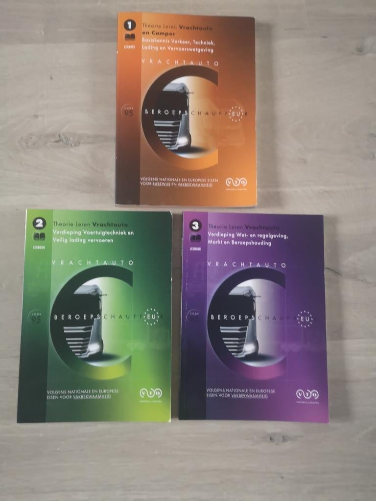 Vrachtwagen Theorie Boeken C/D - Compleet!, Boeken, Ophalen, Gelezen, Autotechniek