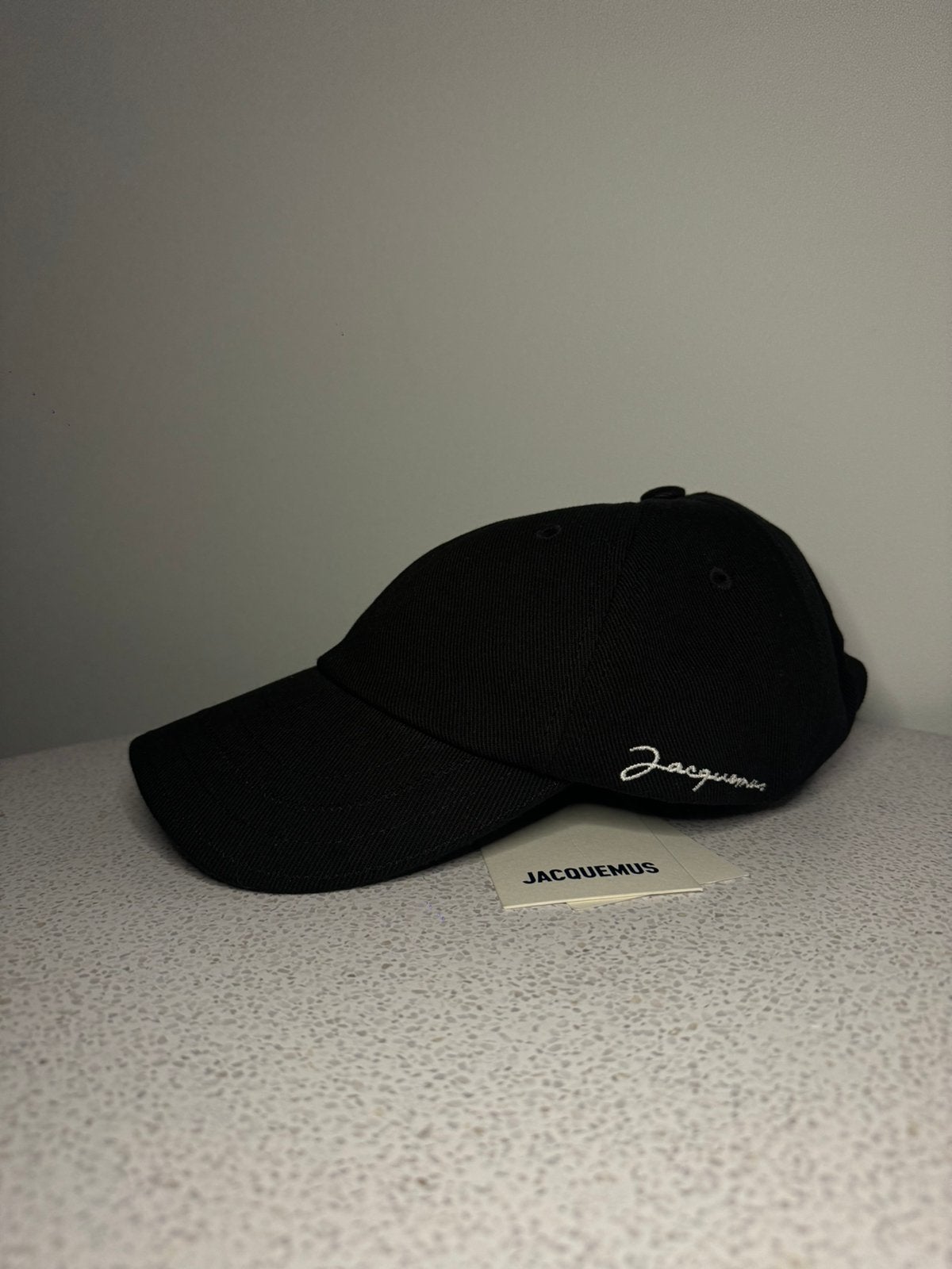 Jacquemus “La Casquette” Baseball Cap – Black, Ophalen of Verzenden, Zo goed als nieuw