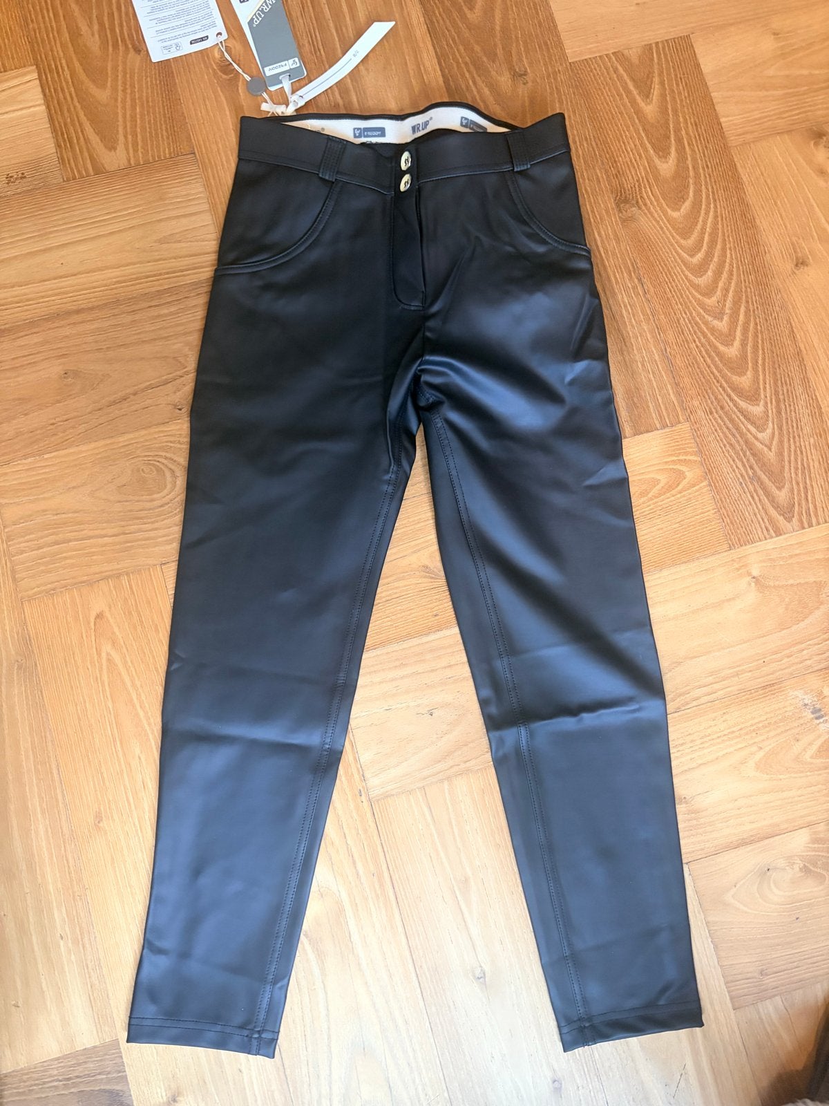Freddy WR.UP broek zwart leerlook - Maat S, Verzenden, Zwart, Nieuw, Maat 36 (S)