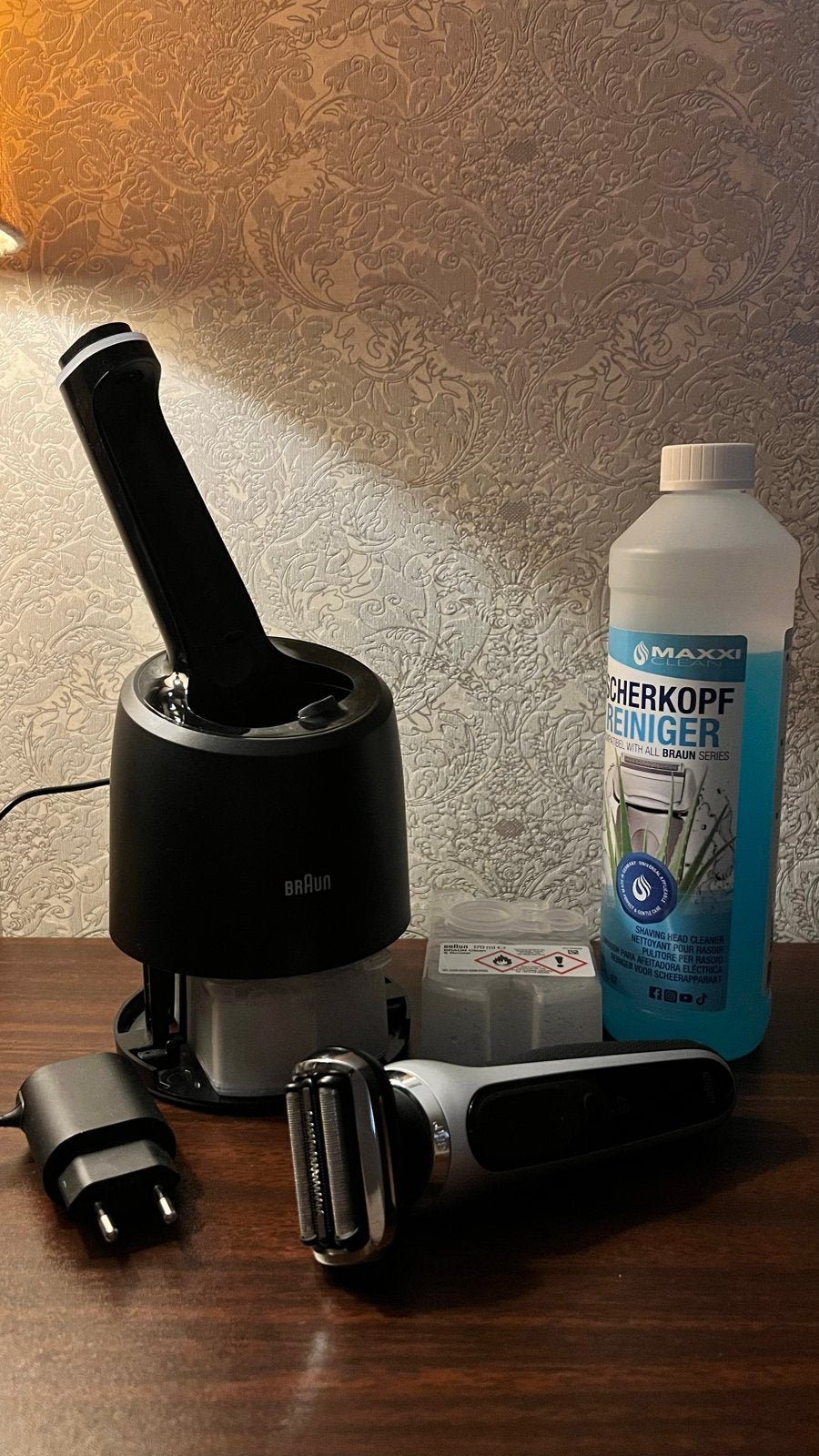 Braun Series 7 Scheerapparaat met Reinigingsstation, Ophalen of Verzenden, Zo goed als nieuw, Scheren en Epileren