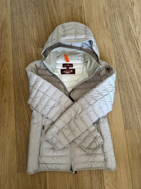 Parajumpers damesjas - maat L - beige - nieuw, Kleding | Dames, Ophalen, Beige, Maat 42/44 (L), Nieuw