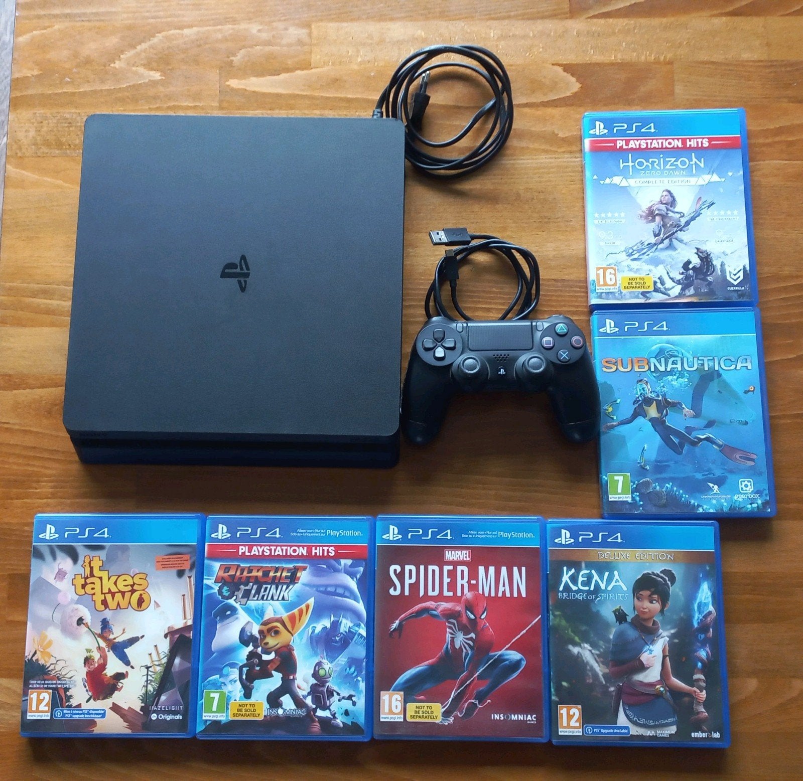 PlayStation 4 Slim zwart 1TB + controller + 6 goede games, 1 speler, Zo goed als nieuw, Vanaf 7 jaar, Ophalen