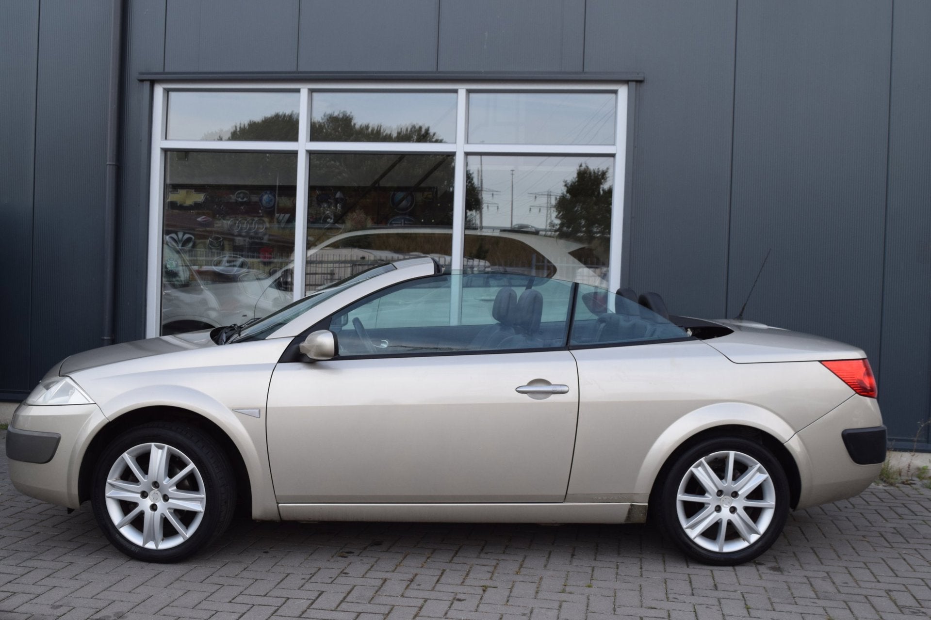 Renault Mégane Coupé-Cabriolet 2.0-16V Privilège Luxe | I, Auto's, Voorwielaandrijving, 1998 cc, 135 pk, Gebruikt
