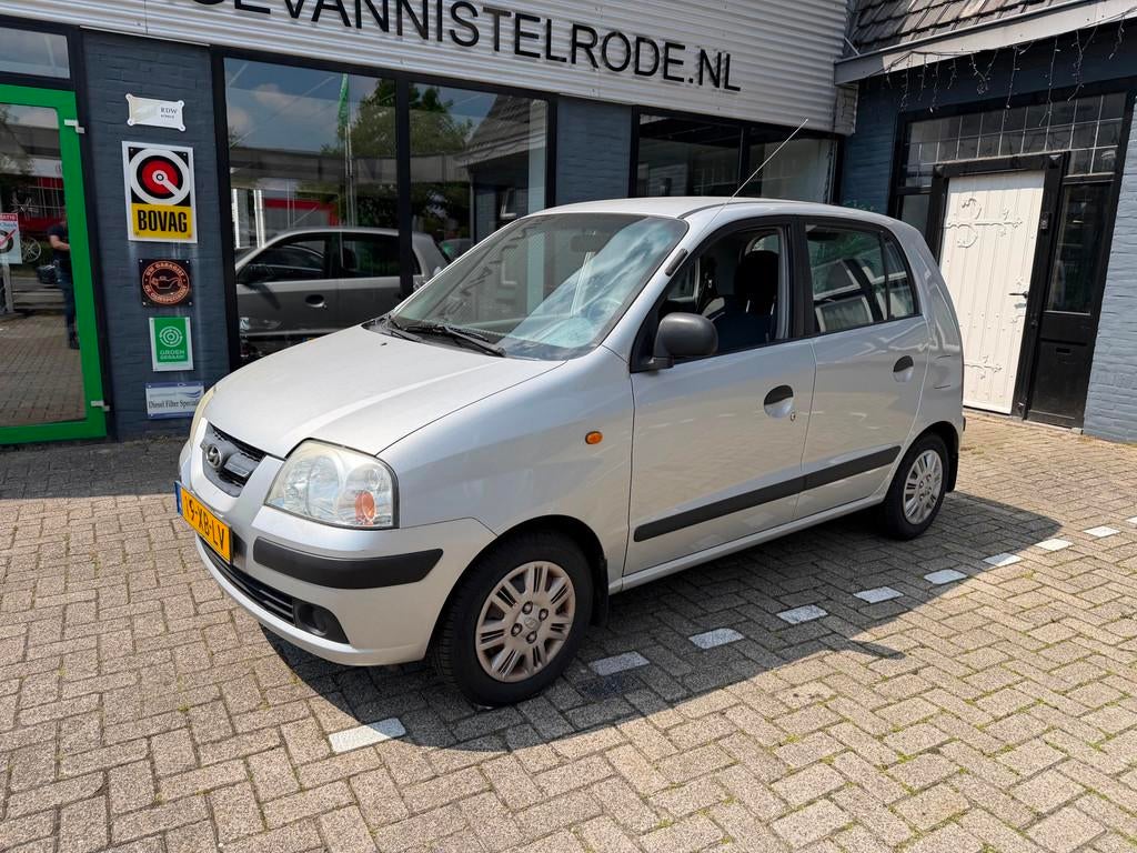 Hyundai Atos 1.1i Active Young, Auto's, Hyundai, Voorwielaandrijving, 31 €/maand, 4 cilinders, Origineel Nederlands