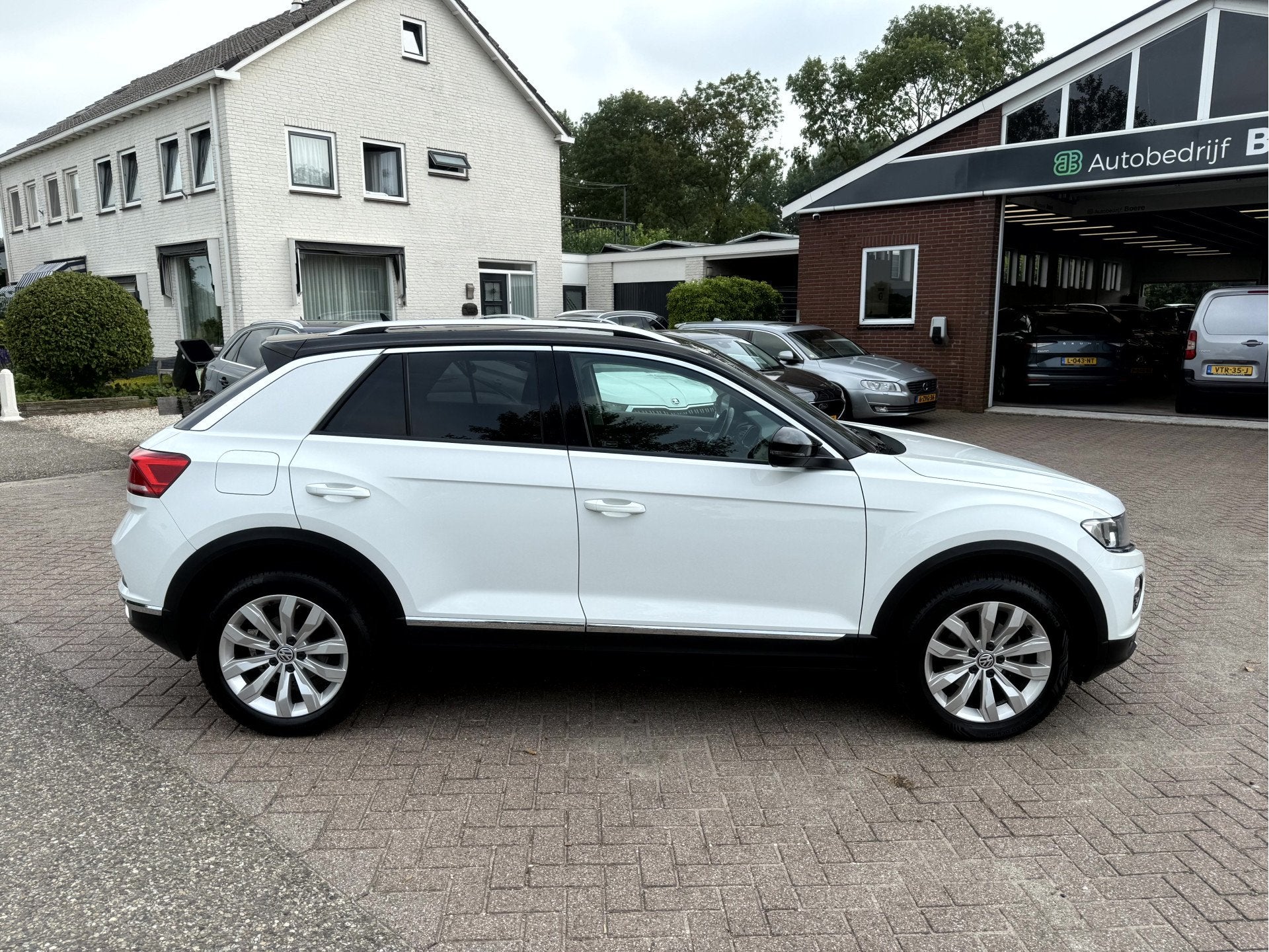 Volkswagen T-Roc 1.5 TSI 150pk Style Business Camera, 17''Lm, Auto's, Volkswagen, Stof, 4 cilinders, 150 pk, Wit