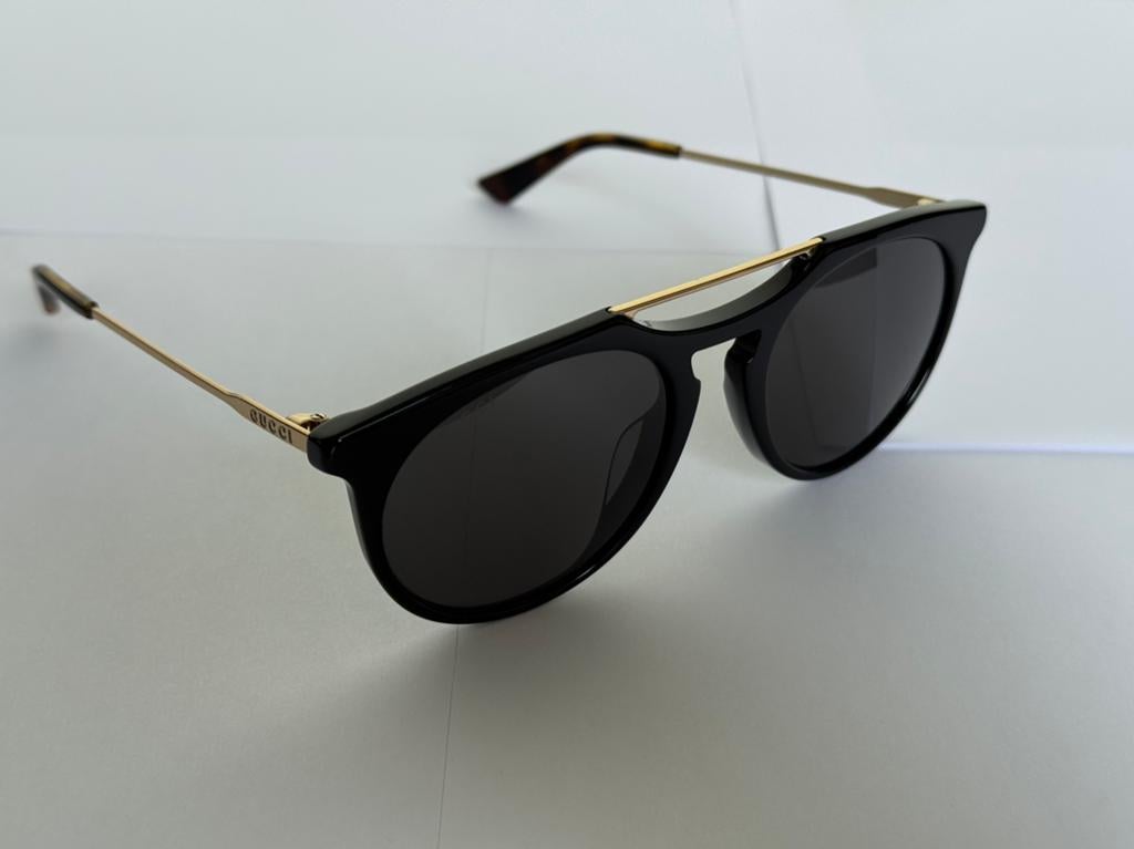 Gucci zonnebril met doos, Sieraden, Tassen en Uiterlijk, Zonnebrillen en Brillen | Heren, Overige merken, Zonnebril, Zwart, Ophalen of Verzenden