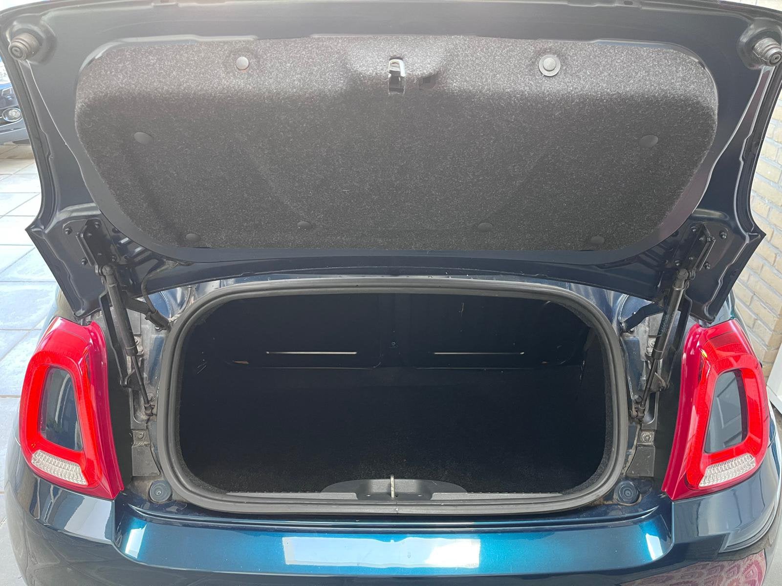 Foto 12 van Fiat 500 C 1.2 AUT 2016 Blauw. Cabrio. Abarth leather seats