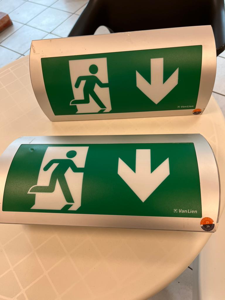 Van Lien Optilux Noodverlichting - Gekeurd t/m 2026, Ophalen, Gebruikt, Minder dan 50 watt, Lamp met armatuur