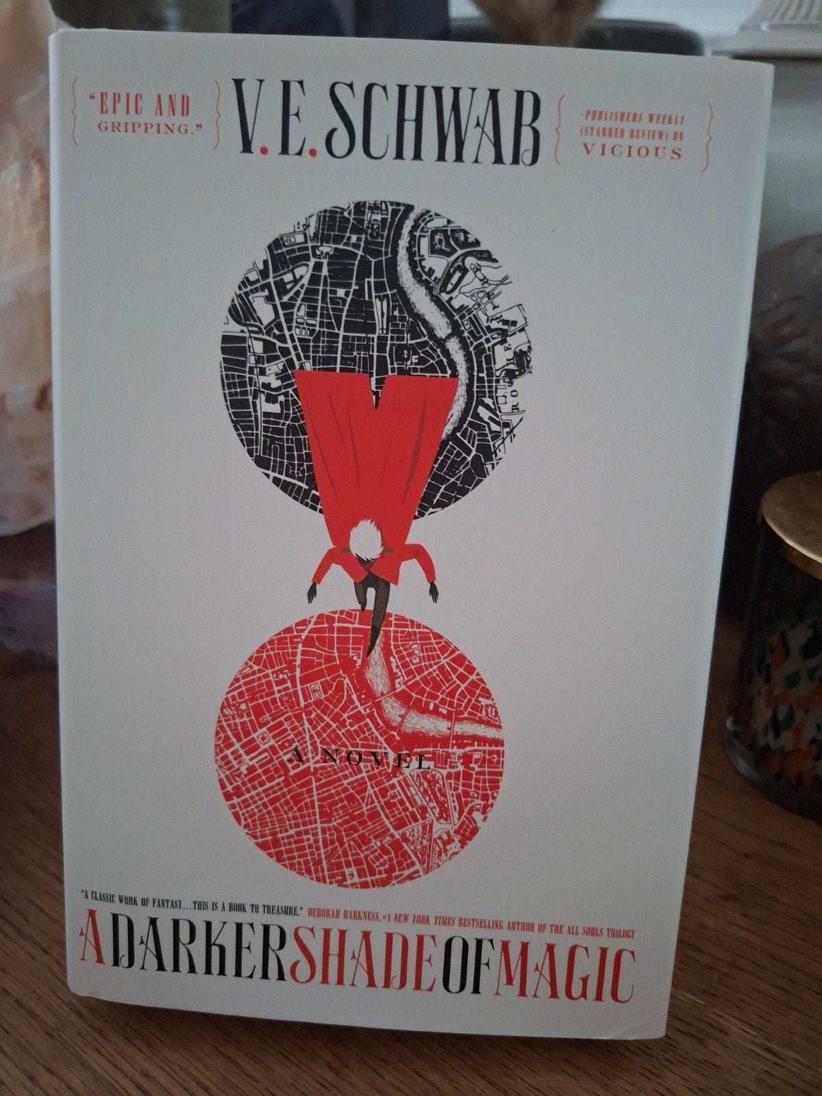 V.E. Schwab - A Darker Shade of Magic, Verzenden, Zo goed als nieuw, V.E. Schwab