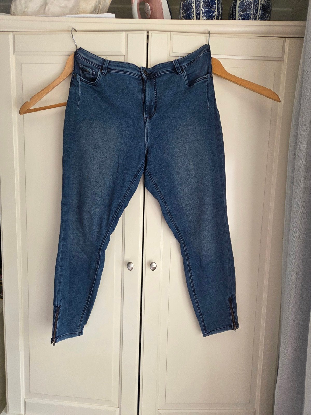 Zizzi Cropped Jeans met Ritsdetails - Maat  (L), Zizzi, Kort, Blauw, Ophalen of Verzenden