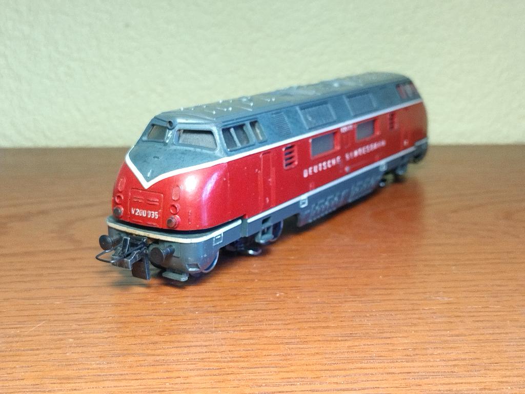 Trix Express 260 - V200 met vliegwielmotor en LEDs, Hobby en Vrije tijd, Modeltreinen | H0, Gebruikt, Trix, Ophalen of Verzenden