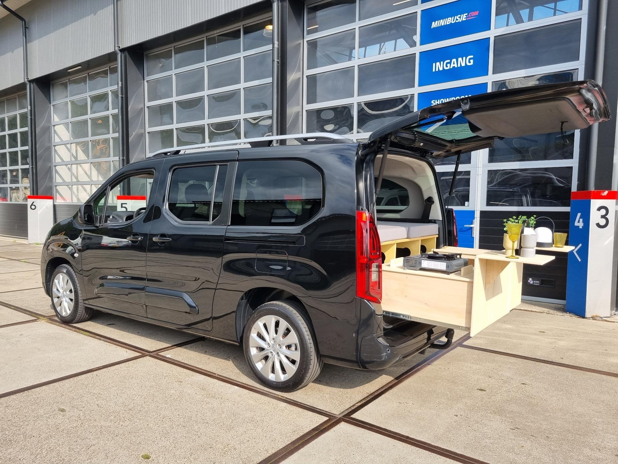 Opel Combo Tour 1.2 Turbo L2H1 Edition MINICAMPER, Auto's, Stof, Gebruikt, Euro 6, 7 stoelen