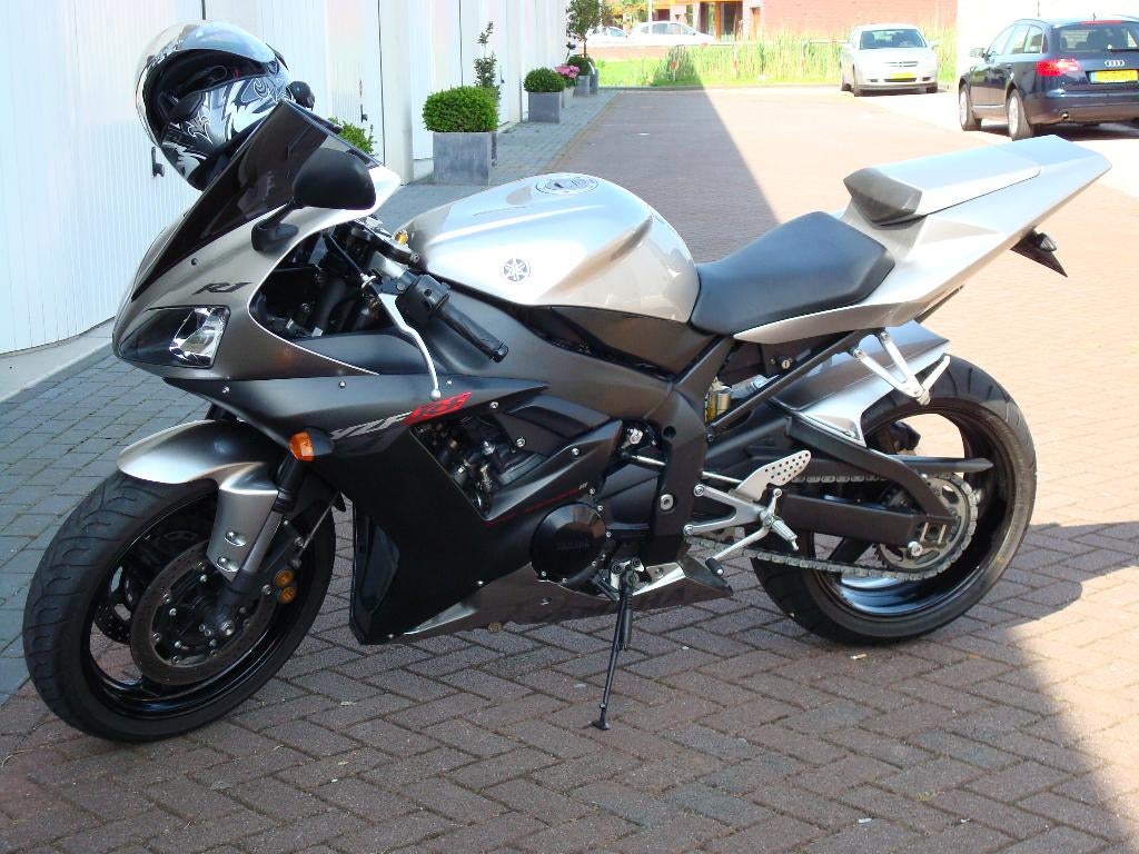Motor Yamaha R1 2003, Sportuitlaat, 4 cilinders, Super Sport, Particulier
