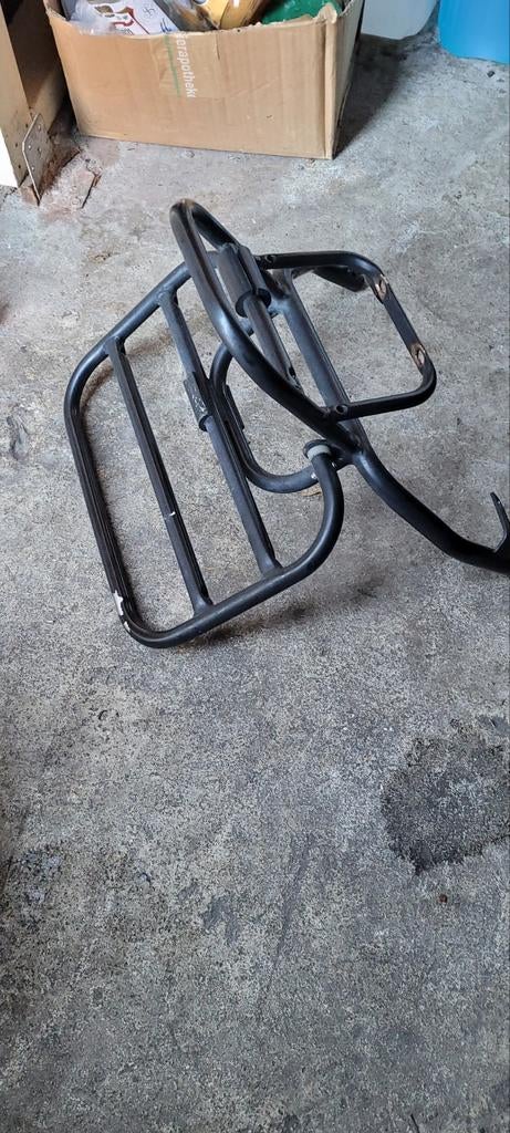 Zwart bagagerek voor scooter, Motoren, Ophalen, Gebruikt