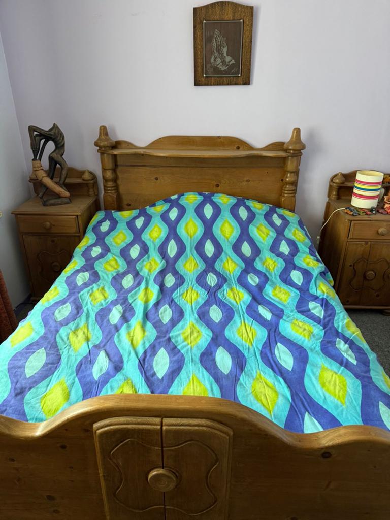 Mooi twijfelaar bed (120x200) met nachtkastjes, Huis en Inrichting, Ophalen, Gebruikt, Bruin, Twijfelaar