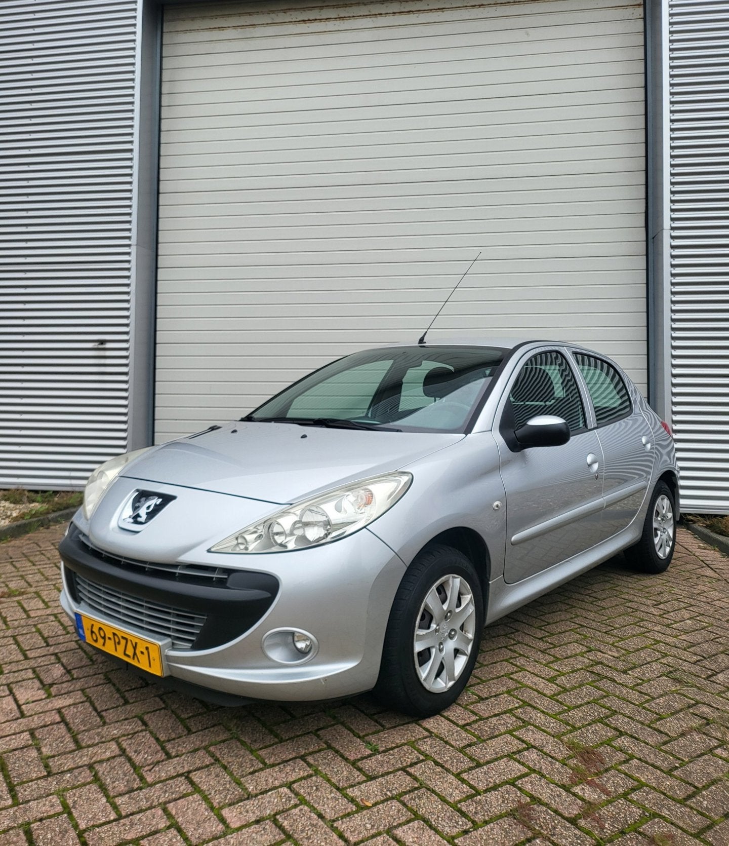 Peugeot 206 + 1.4 XS Airco Nap APK 5 Deurs, Auto's, Stof, Zwart, 4 cilinders, Origineel Nederlands