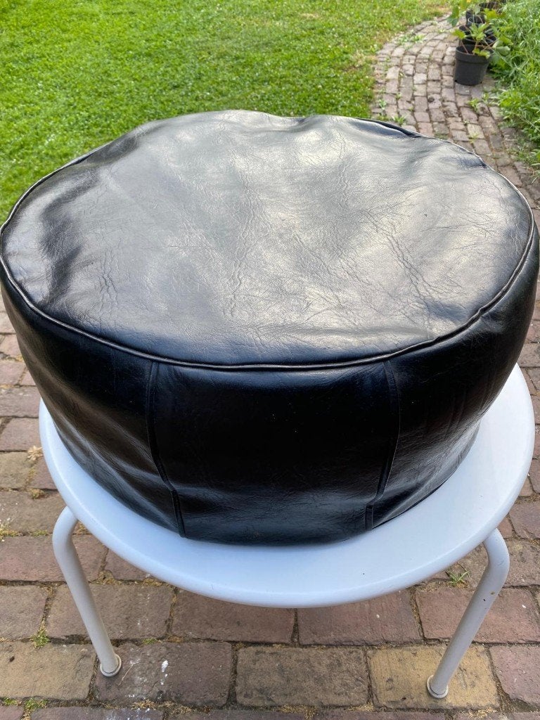 Vintage zwarte en bruine poef, Ophalen, Gebruikt, Leer, 50 tot 75 cm